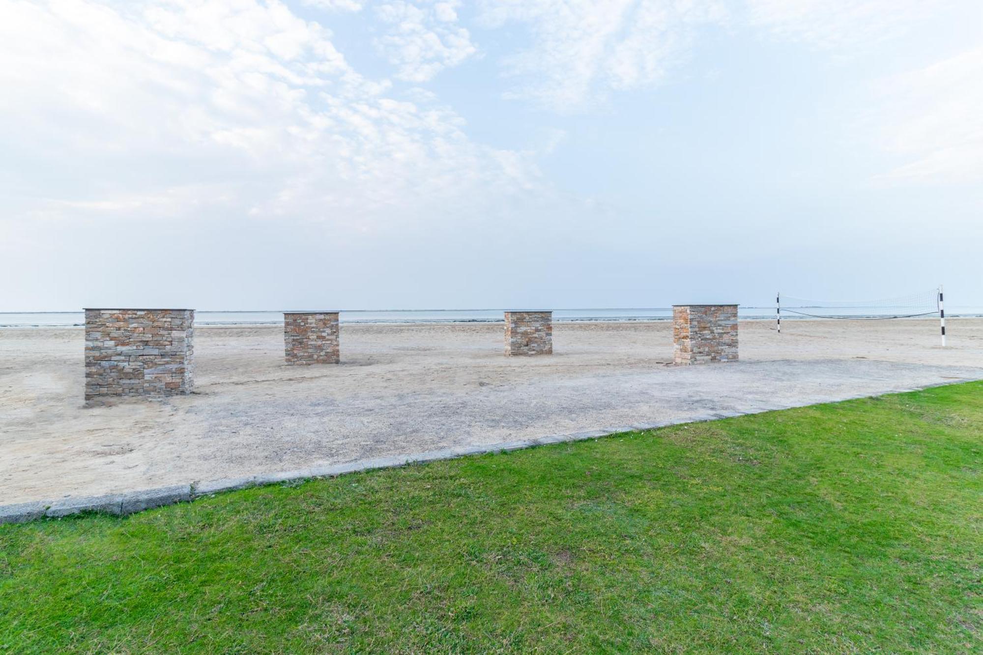 Barracuda Resort Umm al-Quwain Exterior foto